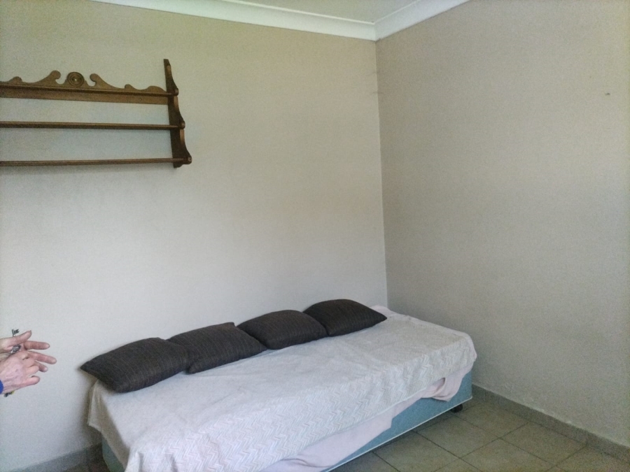 To Let 1 Bedroom Property for Rent in Queenswood Gauteng