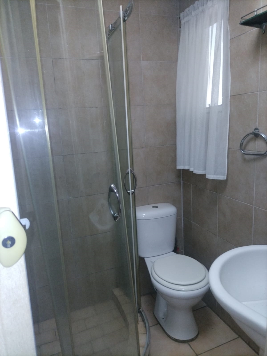 To Let 1 Bedroom Property for Rent in Queenswood Gauteng