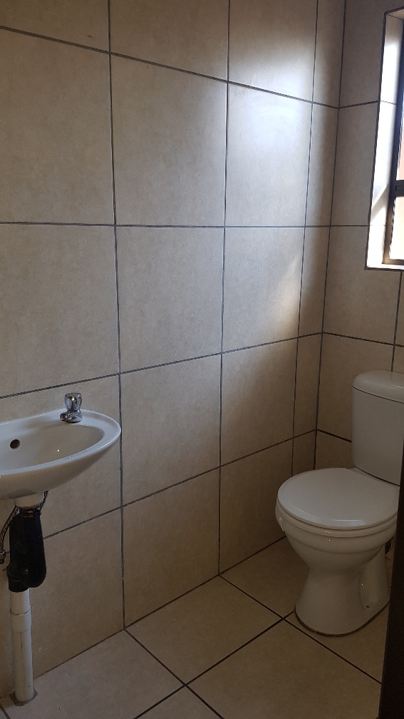 To Let 1 Bedroom Property for Rent in Dunnottar Gauteng