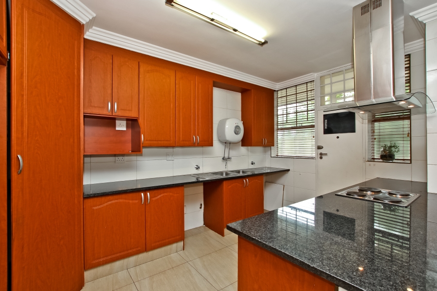 To Let 2 Bedroom Property for Rent in Illovo Gauteng