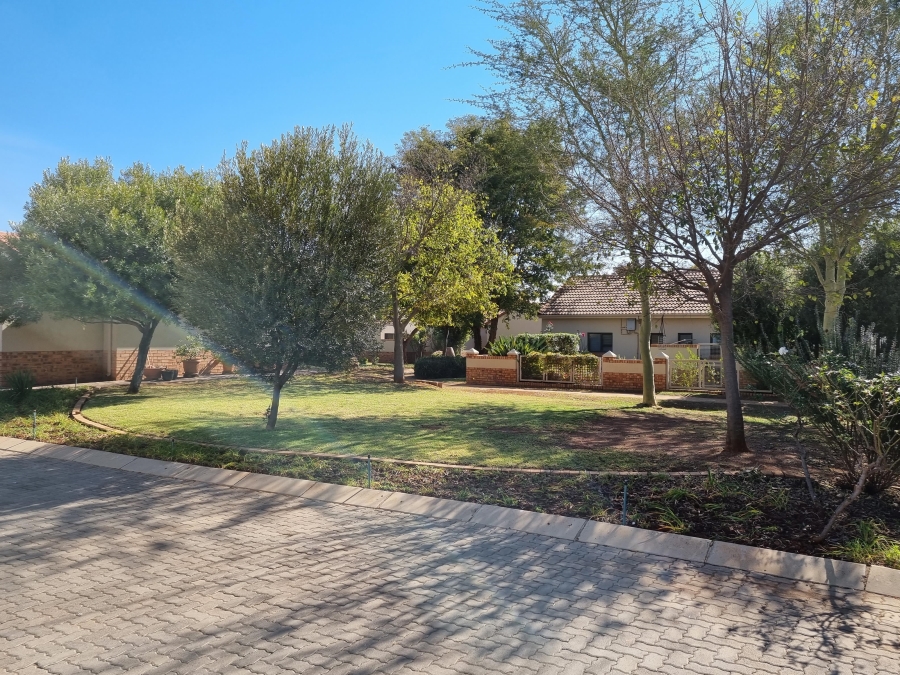 To Let 2 Bedroom Property for Rent in Hazeldean Gauteng