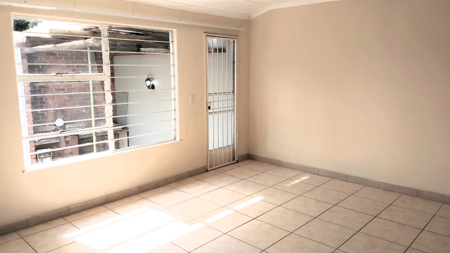 To Let 2 Bedroom Property for Rent in Fourways Gauteng