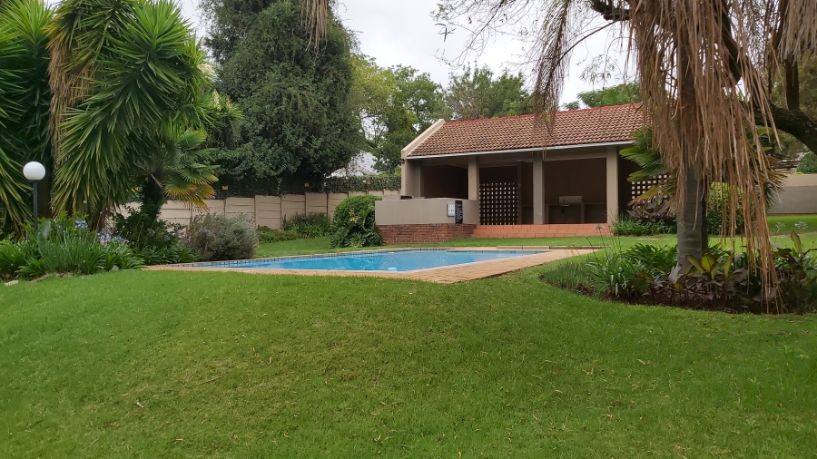 To Let 2 Bedroom Property for Rent in Fourways Gauteng