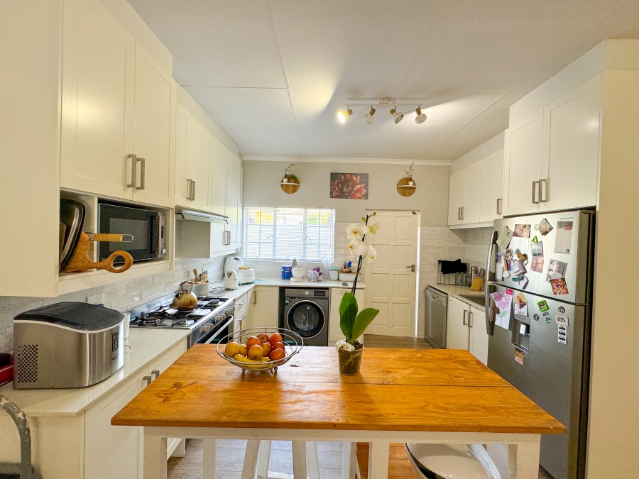 To Let 3 Bedroom Property for Rent in Radiokop Gauteng