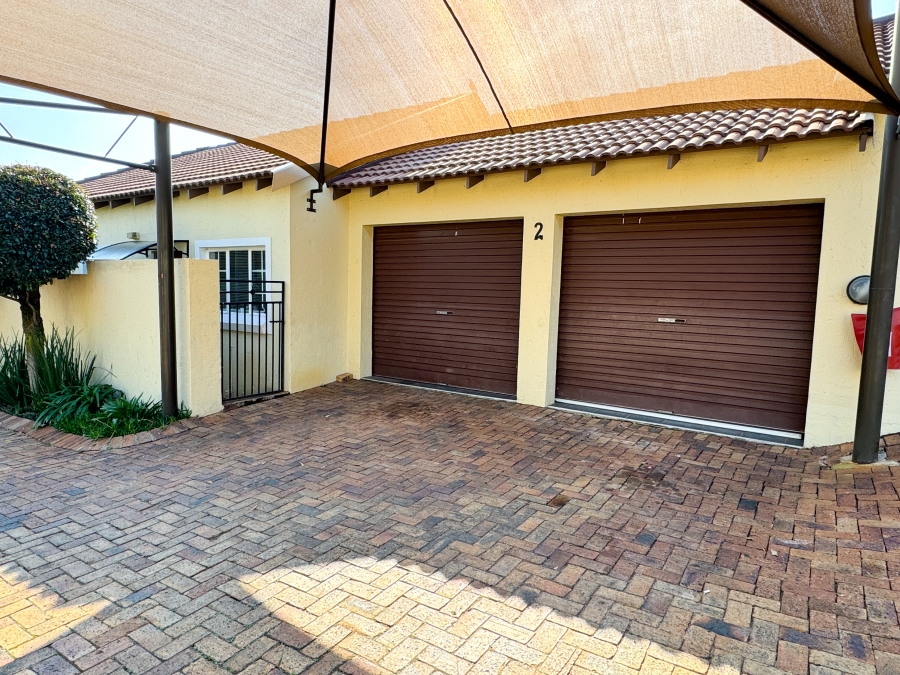 To Let 3 Bedroom Property for Rent in Radiokop Gauteng