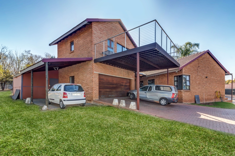 4 Bedroom Property for Sale in Paulshof Gauteng