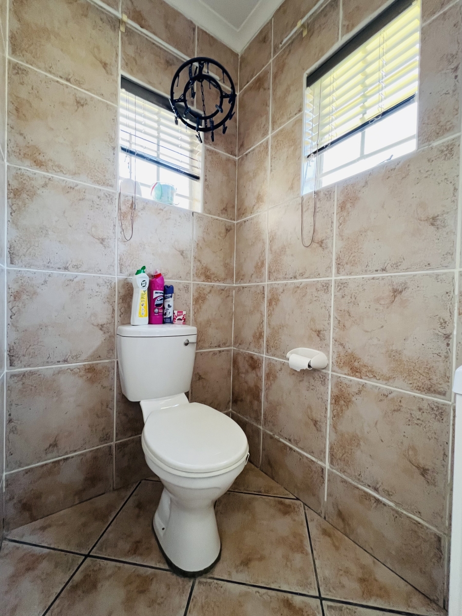 2 Bedroom Property for Sale in North Riding Gauteng