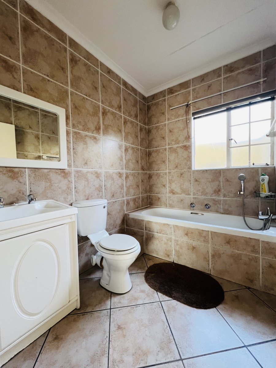 2 Bedroom Property for Sale in North Riding Gauteng