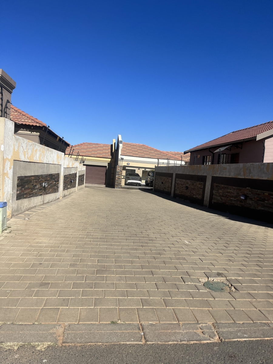 To Let 3 Bedroom Property for Rent in Leondale Gauteng