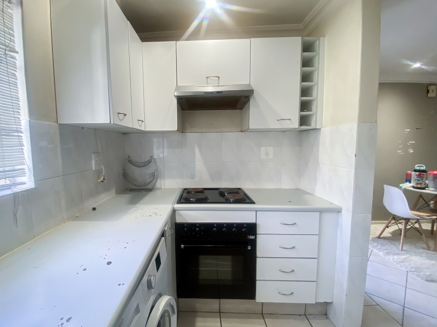 2 Bedroom Property for Sale in Vorna Valley Gauteng