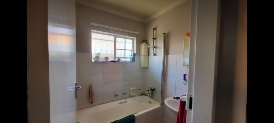 3 Bedroom Property for Sale in Hesteapark Gauteng