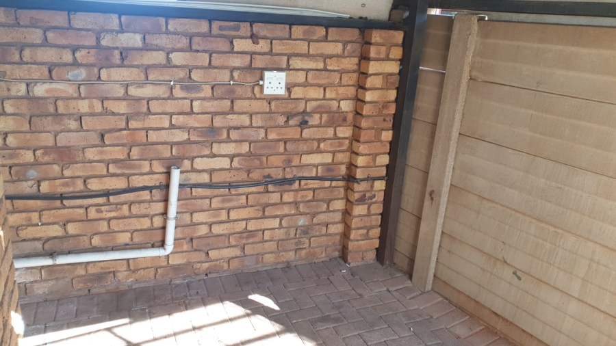 3 Bedroom Property for Sale in Hesteapark Gauteng