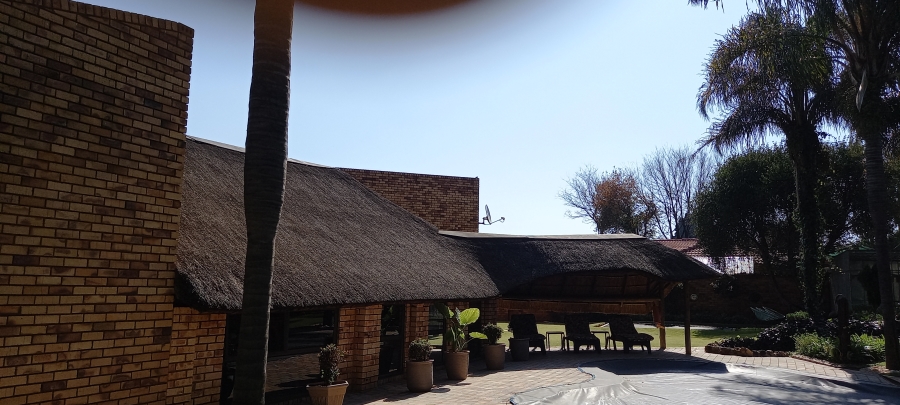 5 Bedroom Property for Sale in Kenleaf Gauteng