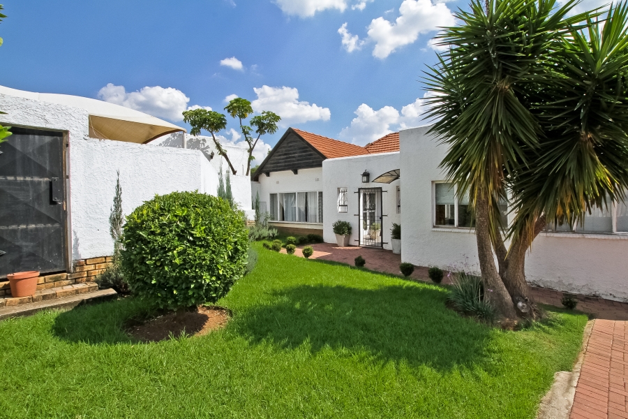 To Let 4 Bedroom Property for Rent in Craighall Park Gauteng