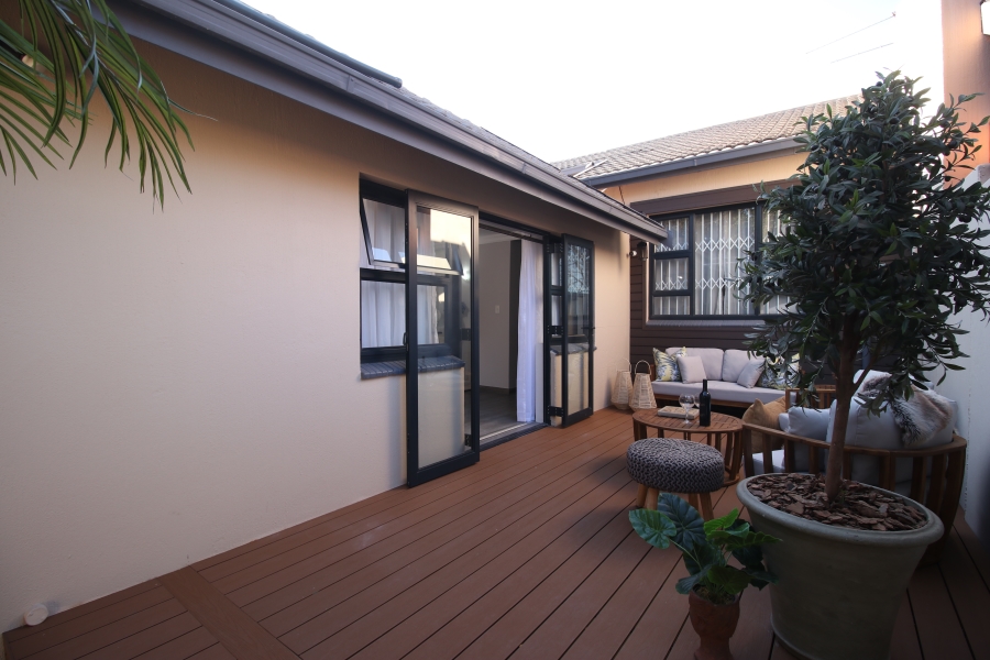 3 Bedroom Property for Sale in Garsfontein Gauteng