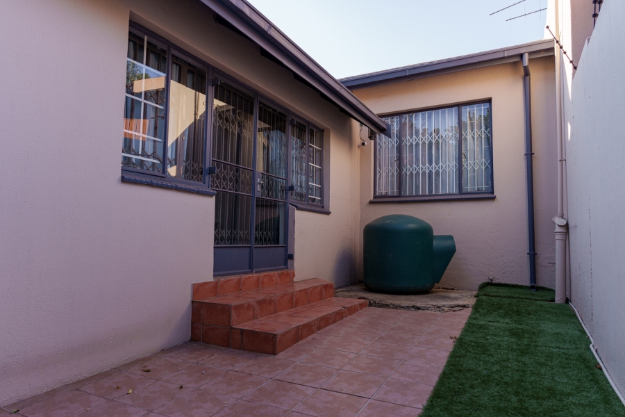 3 Bedroom Property for Sale in Garsfontein Gauteng