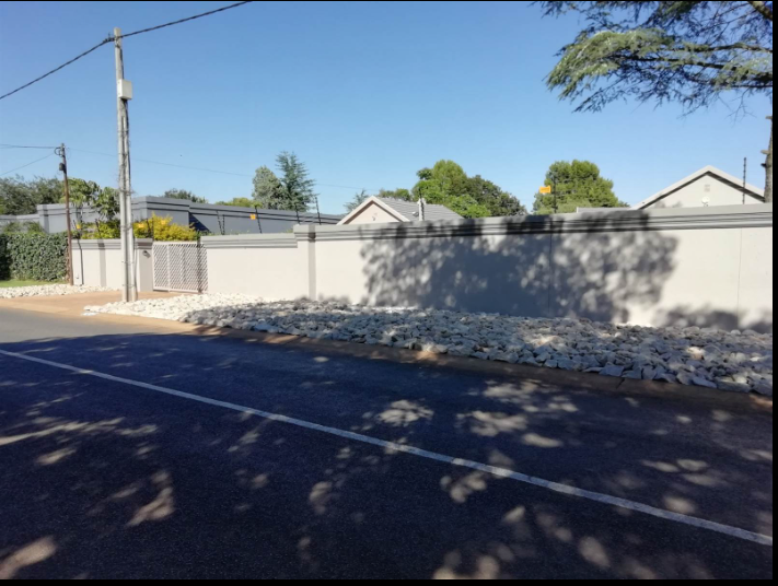 To Let 5 Bedroom Property for Rent in Fairland Gauteng