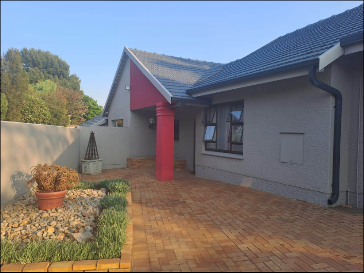 To Let 5 Bedroom Property for Rent in Fairland Gauteng