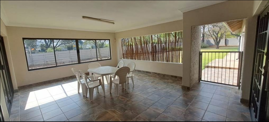 To Let 5 Bedroom Property for Rent in Fairland Gauteng