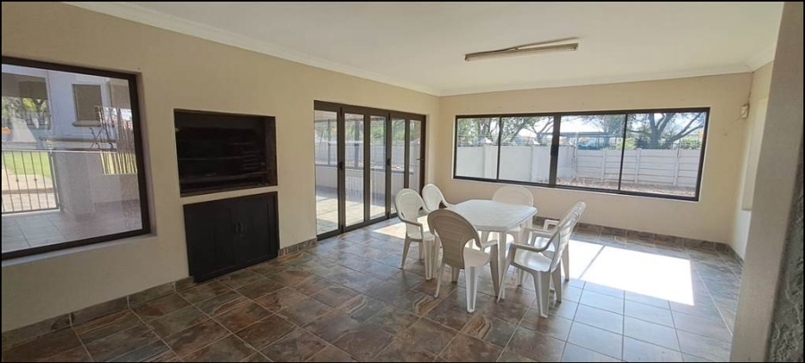 To Let 5 Bedroom Property for Rent in Fairland Gauteng