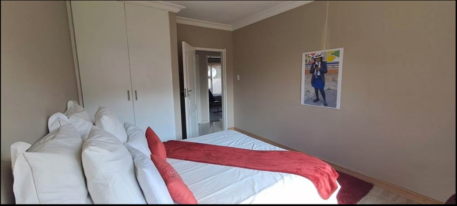 To Let 5 Bedroom Property for Rent in Fairland Gauteng