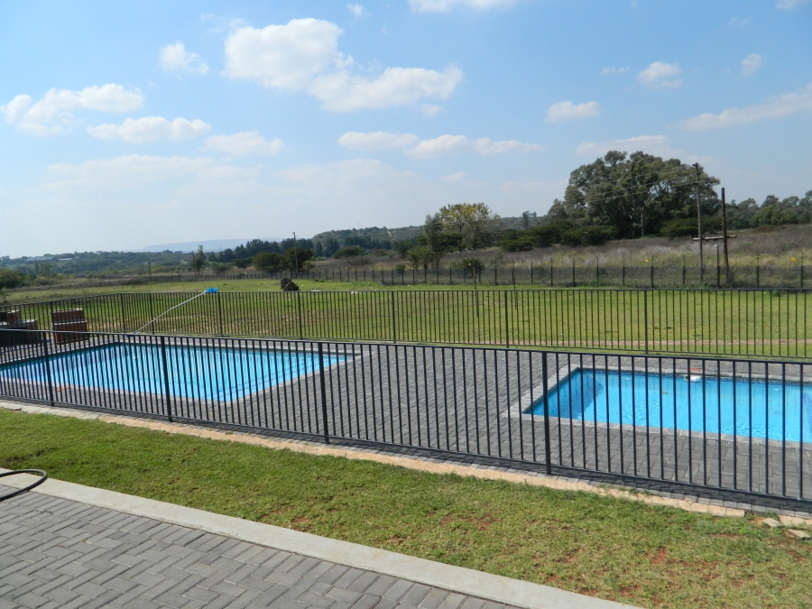 To Let 1 Bedroom Property for Rent in Lombardy Estate Gauteng