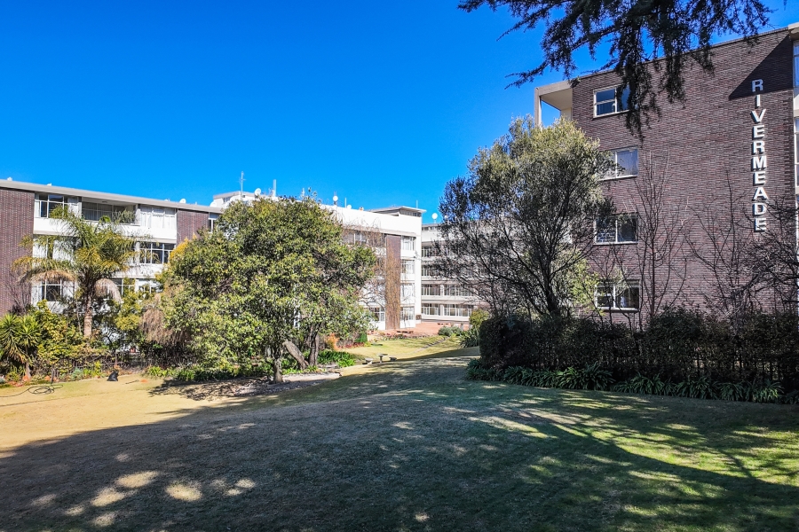 To Let 2 Bedroom Property for Rent in Illovo Gauteng