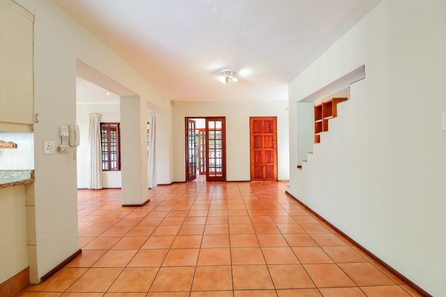 To Let 4 Bedroom Property for Rent in Bryanston Gauteng