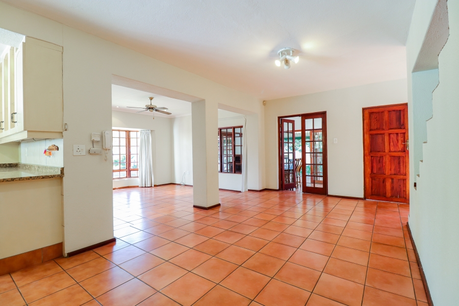 To Let 4 Bedroom Property for Rent in Bryanston Gauteng