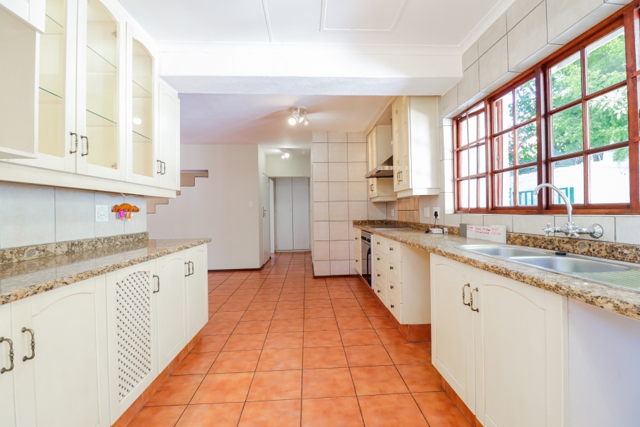 To Let 4 Bedroom Property for Rent in Bryanston Gauteng