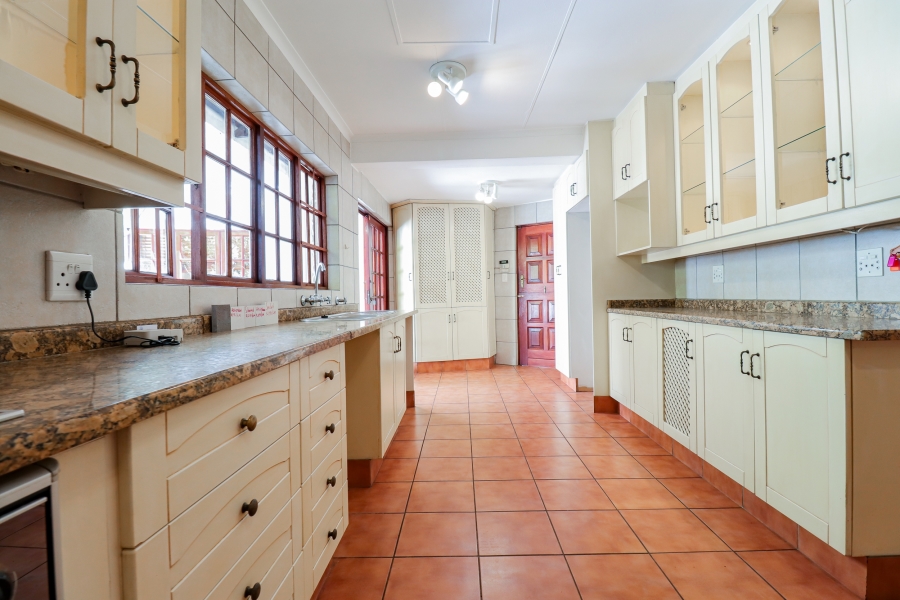 To Let 4 Bedroom Property for Rent in Bryanston Gauteng