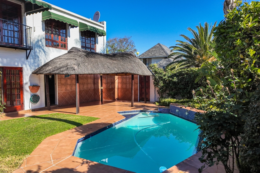 To Let 4 Bedroom Property for Rent in Bryanston Gauteng