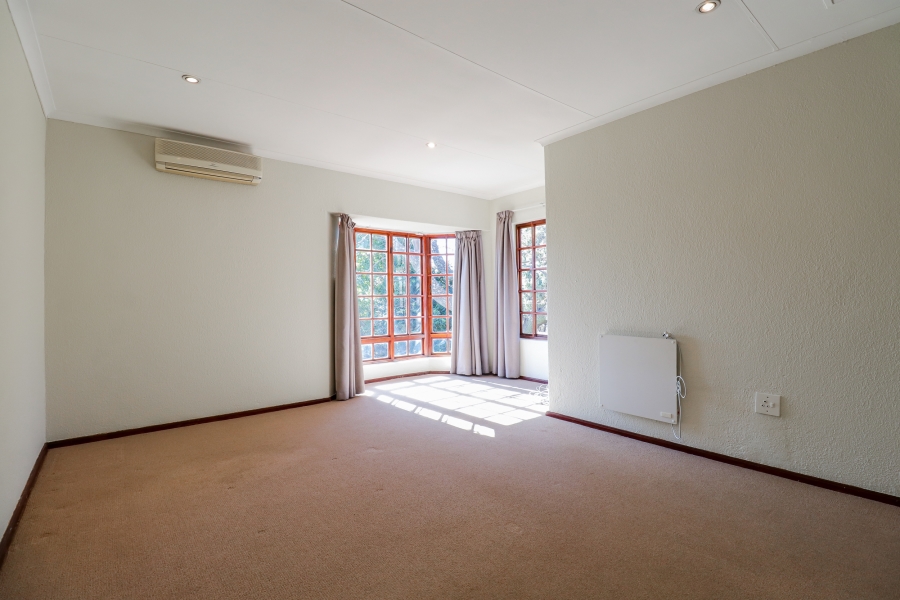 To Let 4 Bedroom Property for Rent in Bryanston Gauteng