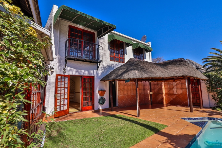 To Let 4 Bedroom Property for Rent in Bryanston Gauteng