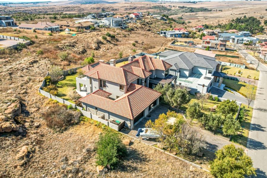 5 Bedroom Property for Sale in Aquavista Mountain Estate Gauteng