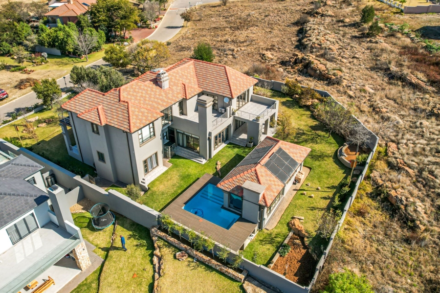 5 Bedroom Property for Sale in Aquavista Mountain Estate Gauteng