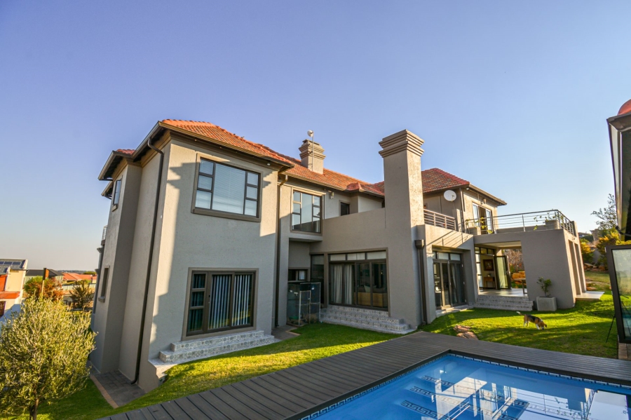 5 Bedroom Property for Sale in Aquavista Mountain Estate Gauteng