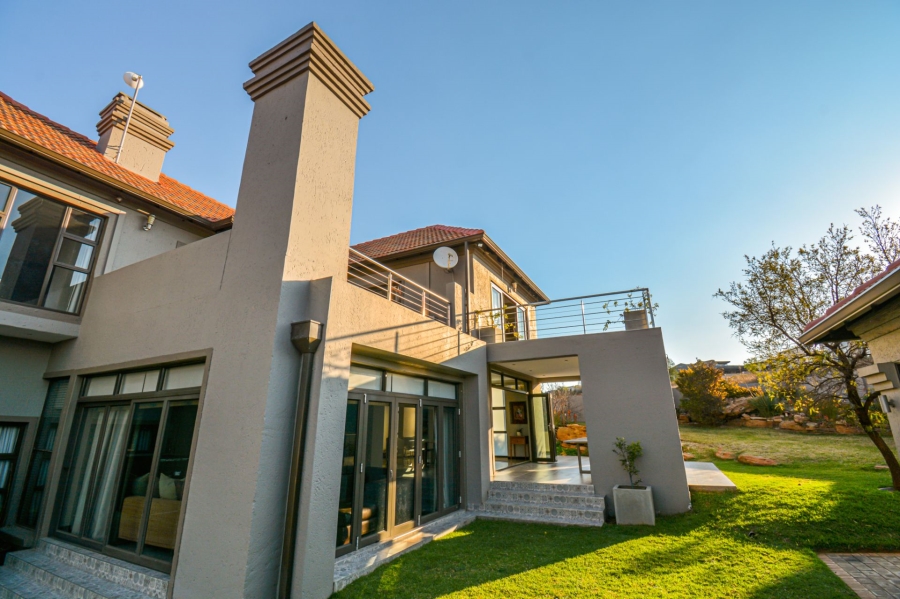 5 Bedroom Property for Sale in Aquavista Mountain Estate Gauteng