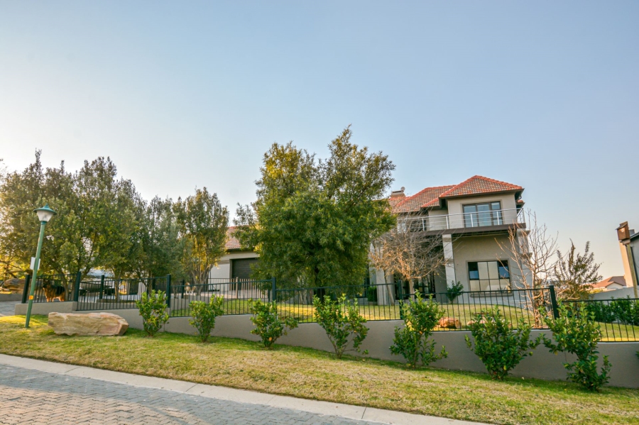 5 Bedroom Property for Sale in Aquavista Mountain Estate Gauteng