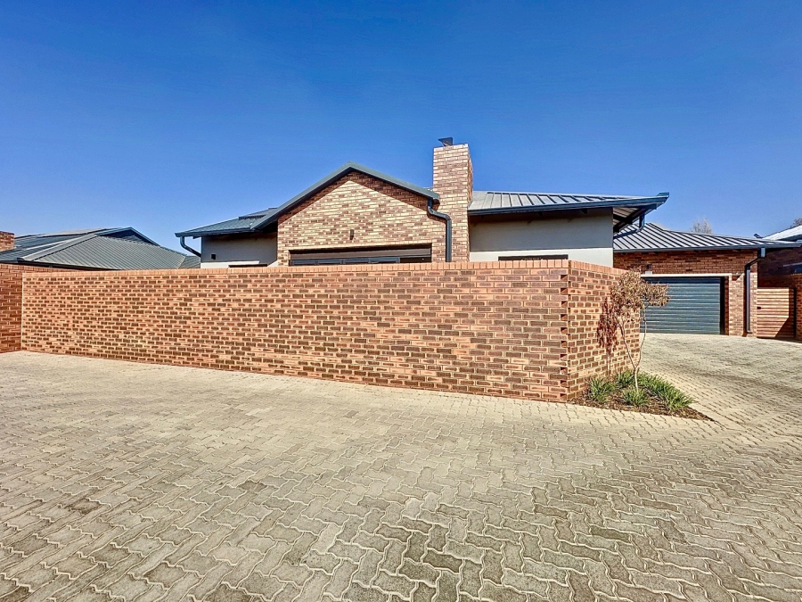 3 Bedroom Property for Sale in Six Fountains Residential Estate Gauteng