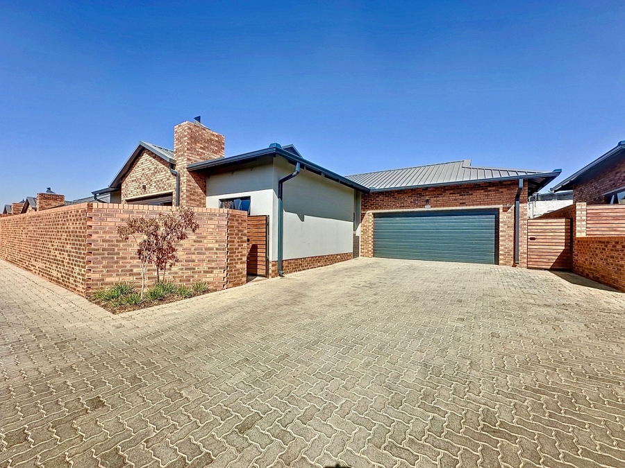 3 Bedroom Property for Sale in Six Fountains Residential Estate Gauteng