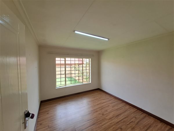 To Let 2 Bedroom Property for Rent in Magalieskruin Gauteng