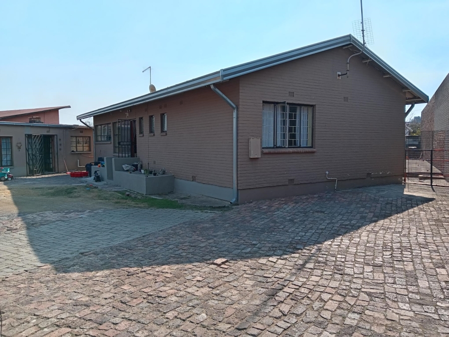 To Let 3 Bedroom Property for Rent in Dalpark Gauteng