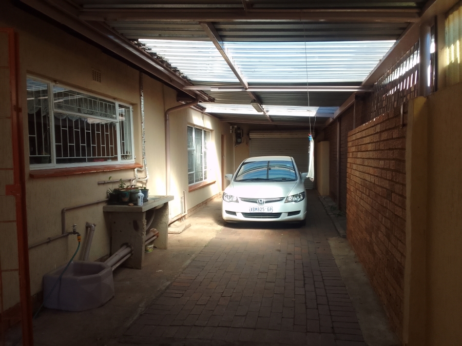 3 Bedroom Property for Sale in Lenasia Ext 8 Gauteng