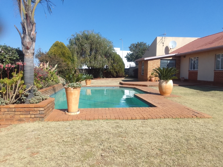 3 Bedroom Property for Sale in Lenasia Ext 8 Gauteng