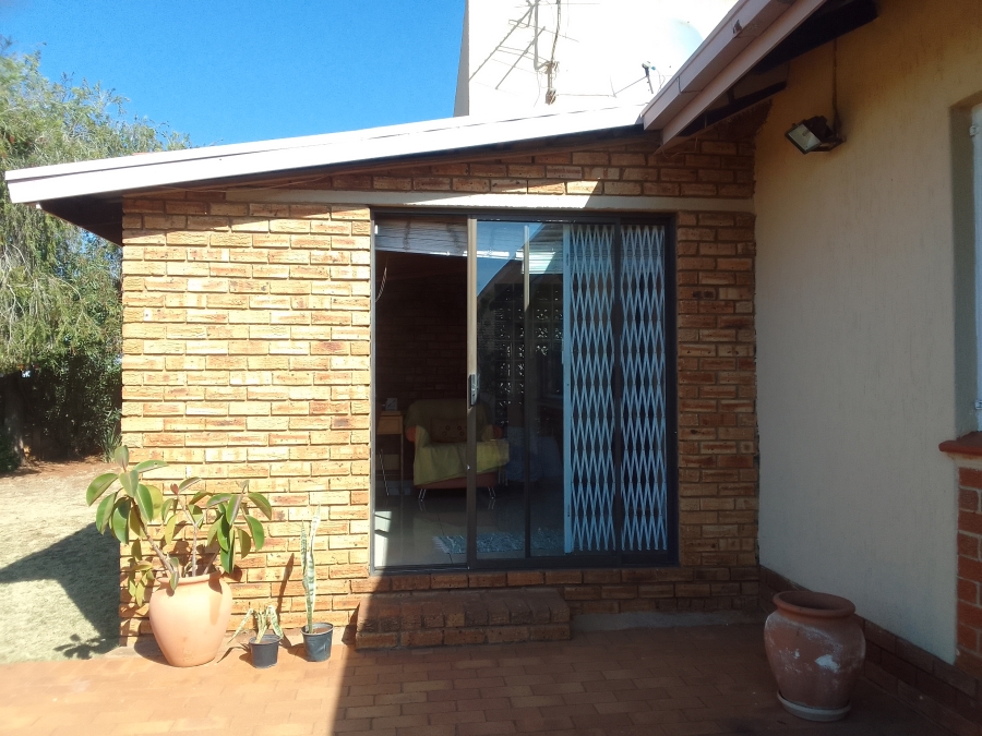 3 Bedroom Property for Sale in Lenasia Ext 8 Gauteng