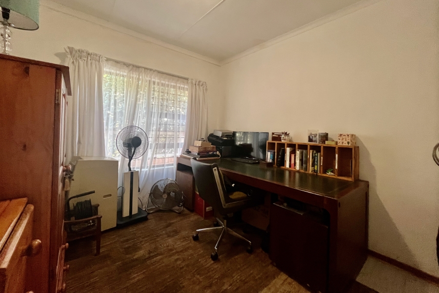 To Let 3 Bedroom Property for Rent in The Retreat Gauteng