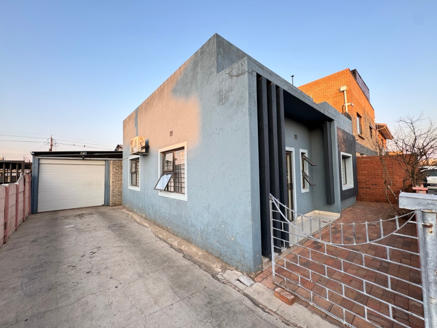 4 Bedroom Property for Sale in Lenasia Ext 5 Gauteng