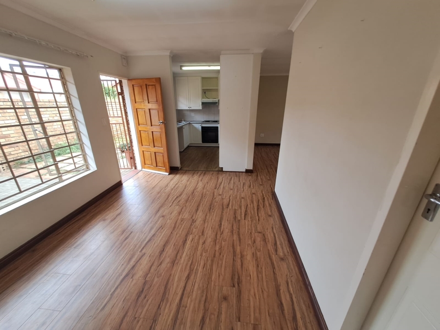 To Let 2 Bedroom Property for Rent in Magalieskruin Gauteng