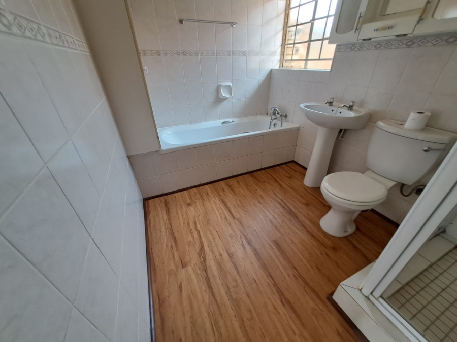 To Let 2 Bedroom Property for Rent in Magalieskruin Gauteng